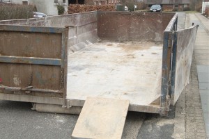 Tom container