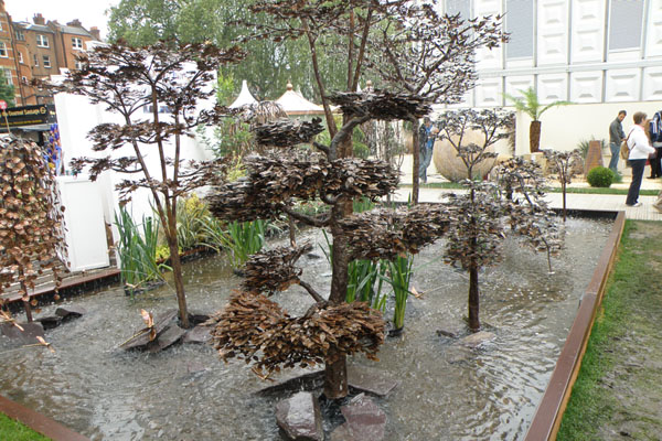 Bonsai lavet i kobber som vandkusnt