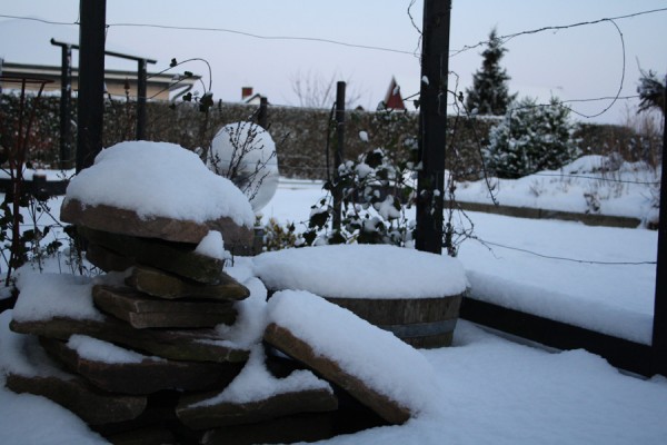 Stemningsbillede fra Eventyr Haver's indgang i sne og frost